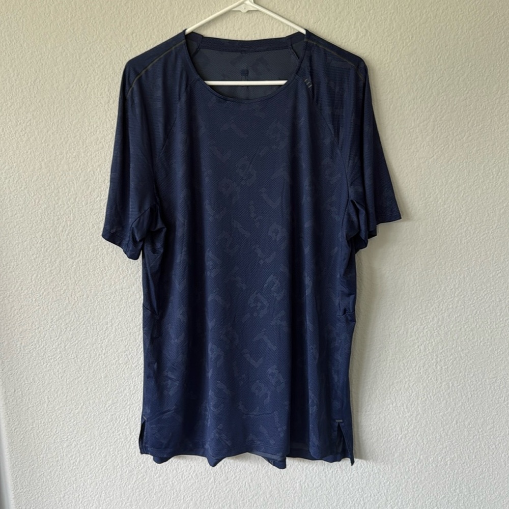 Lululemon Short Sleeve T Shirt Size‎ XXL Men’s Blue